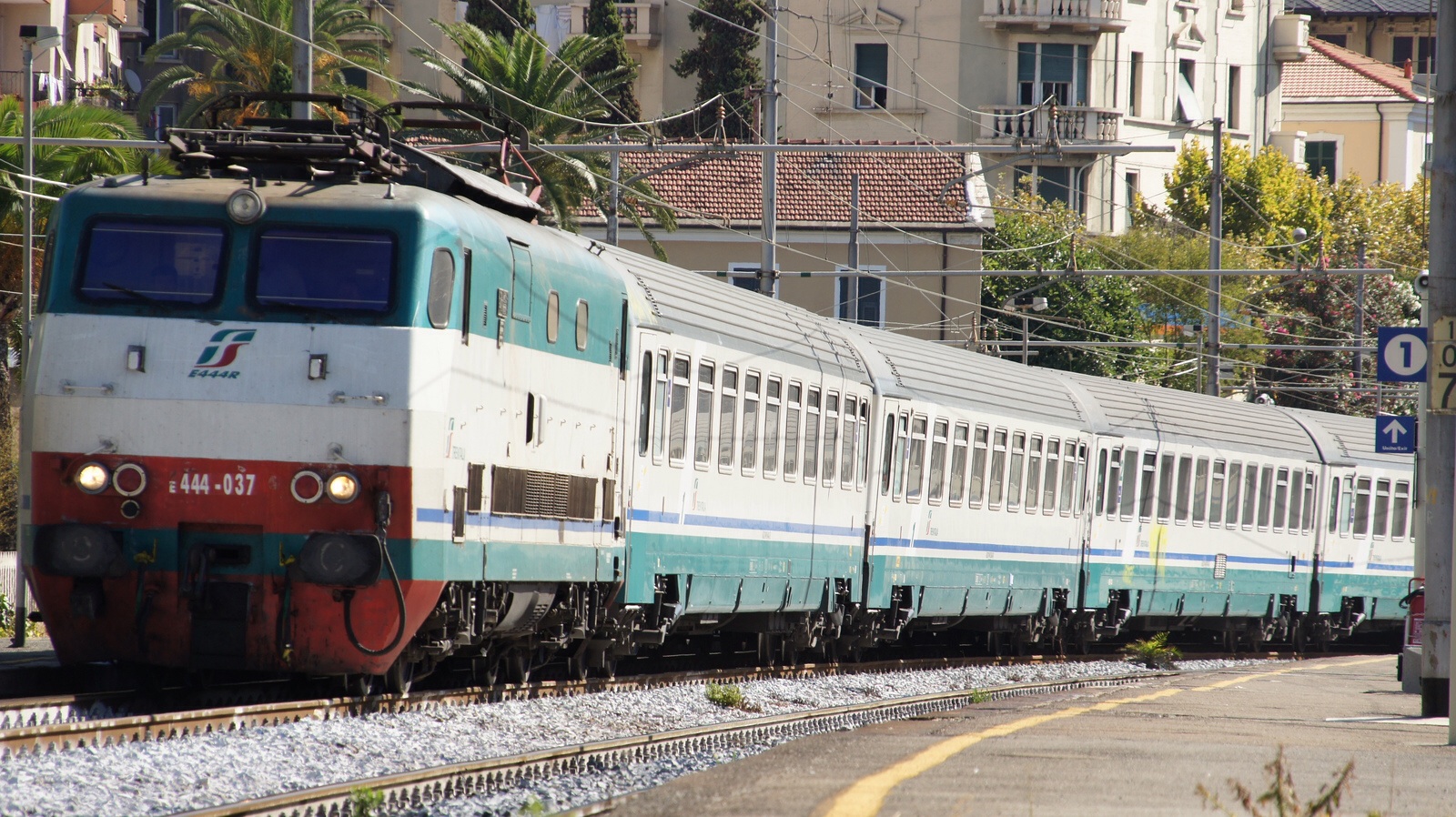 Ferrovie in Liguria: 5° posto per l'età più vecchia dei rotabili.