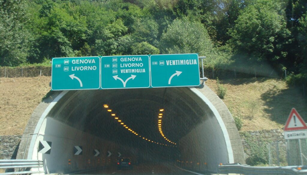 A26 Genova Voltri - Gravellona Toce: chiusure notturne nei tratti allacciamento D26 - allacciamento A10 e allacciamento Ovada