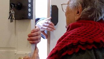 La procura è intenzionata a contestare l'estorsione, uno dei primi casi in Liguria.