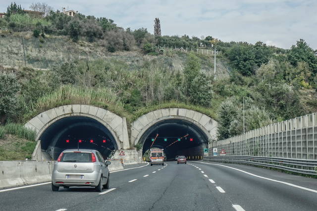 La società Autostrade comunica che sulla A10 Genova-Savona dalle 00:00 alle 6:00 di sabato 29 luglio, sarà chiuso il tratto compreso tra Savona e Albisola, verso Genova.