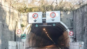 La società Autostrade ha comunicato una serie di chiusure notturne sull'autostrada A7, Serravalle - Genova, che riguarderanno alcuni tratti e la stazione di Genova Bolzaneto, nelle notti comprese fra il 4 e 7 luglio.