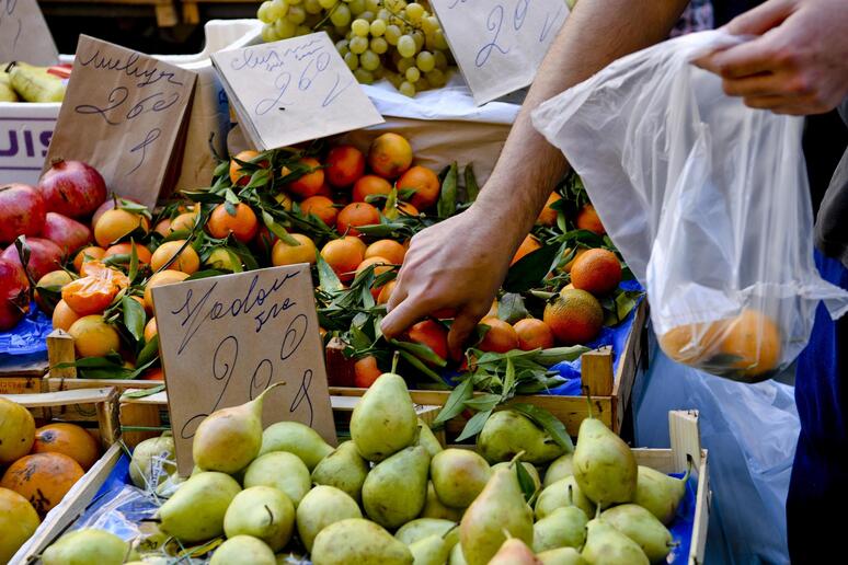 Il Codacons commenta i dati Istat sull'inflazione, scoprendo Genova con il tasso più alto. E per cibo e trasporti i prezzi sono troppo alti