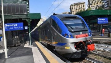 Un guasto alla linea all'altezza di Chiavari e il ritardo nella fine dei lavori notturni di manutenzione a Finale Ligure hanno portato stamani ritardi fino a 60 minuti su molti treni della linea La Spezia - Genova e nel ponente ligure.