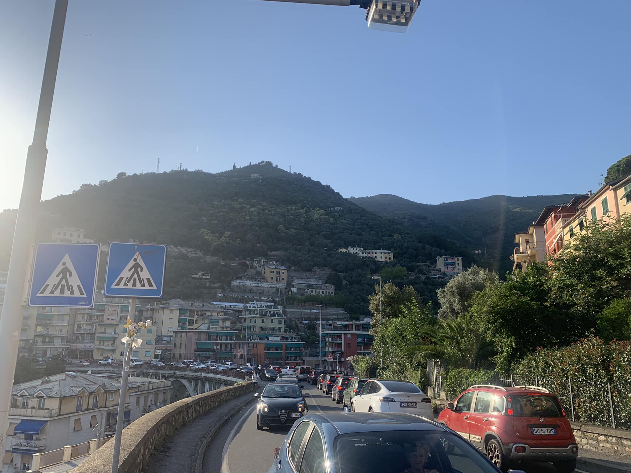 Ancora disagi alla viabilità sull' Aurelia, dove la coda in direzione Genova si attesta da Recco. Il Comune di Bogliasco ha chiamato il Municipio Levante