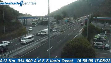 Sull'autostrada A12, nel tratto tra Genova Nervi e Recco in direzione Sestri Levante, si registrano 3 km di coda dal km 11+500 dovuta ad un veicolo in avaria sulla carreggiata.