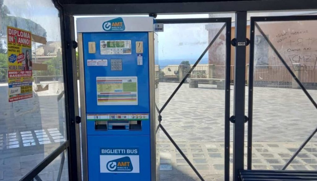 Alla fermata di via Cuneo, in prossimità della stazione ferroviaria, è presente da ieri una nuova emettitrice automatica per l’acquisto di biglietti AMT.