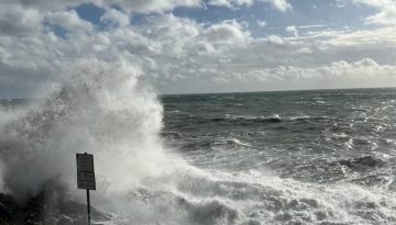 Un giovane di 19 anni di nazionalità francese è morto annegato sul litorale di Lavagna nello specchio acqueo antistante la stazione ferroviaria.