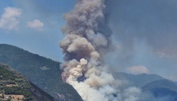 Ancora fiamme in Liguria, dove oltre alla ripresa dell'incendio a Verezzo nell'entroterra di Sanremo, c'è un nuovo fronte di fuoco che si è aperto nel primo pomeriggio nel Comune di Badalucco.