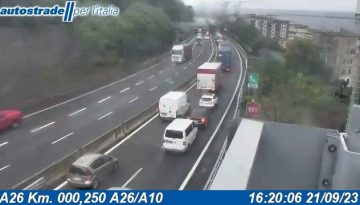 Sulla autostrada A10, a causa di un incidente, è stato chiuso al traffico il tratto compreso tra Genova Prà e Genova Aeroporto in direzione Genova.
