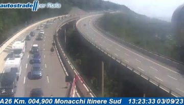 Sull'Autostrada A26, a causa di un incidente, si è formata una coda di 2 km nel tratto fra Masone e il bivio A26/A10 in direzione Genova, a partire dal Km 14+000.