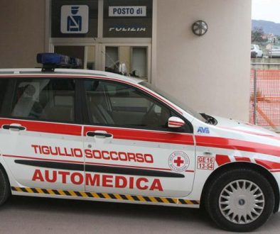Il fatto è avvenuto nel tardo pomeriggio in via Sara, a Riva Trigoso, quando una 52 enne residente a Casarza Ligure alla guida della sua moto si è vista tagliare la strada da un'auto.